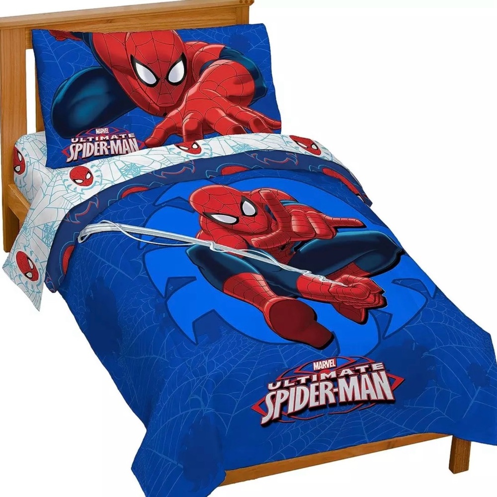 Jay Franco Sons Marvel Spiderman Regulator Toddler 4 Piece Bed Set Size	Bed Set